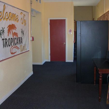 Tropicana Motel Compton Exterior photo